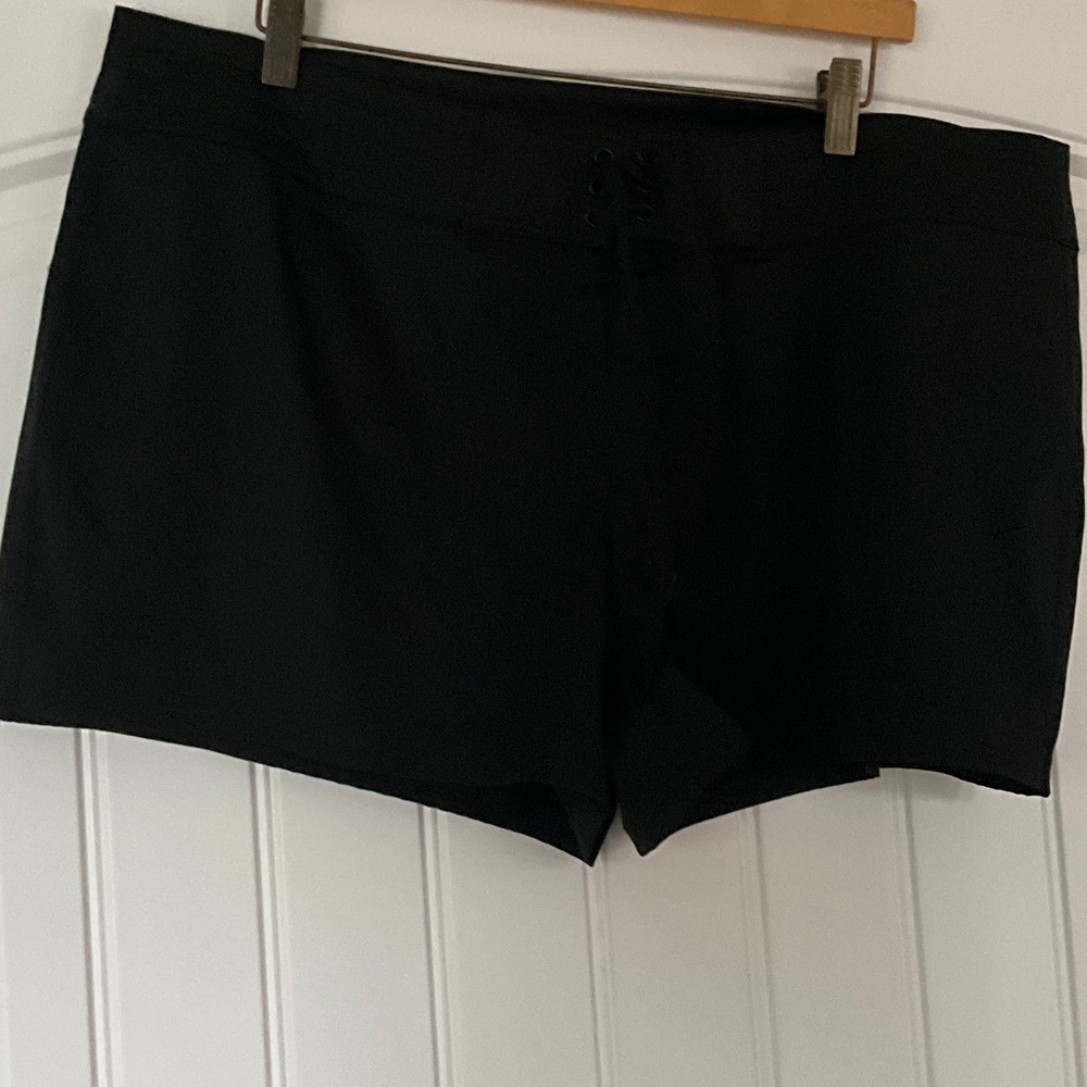 Island Escape Black Women's Board Shorts